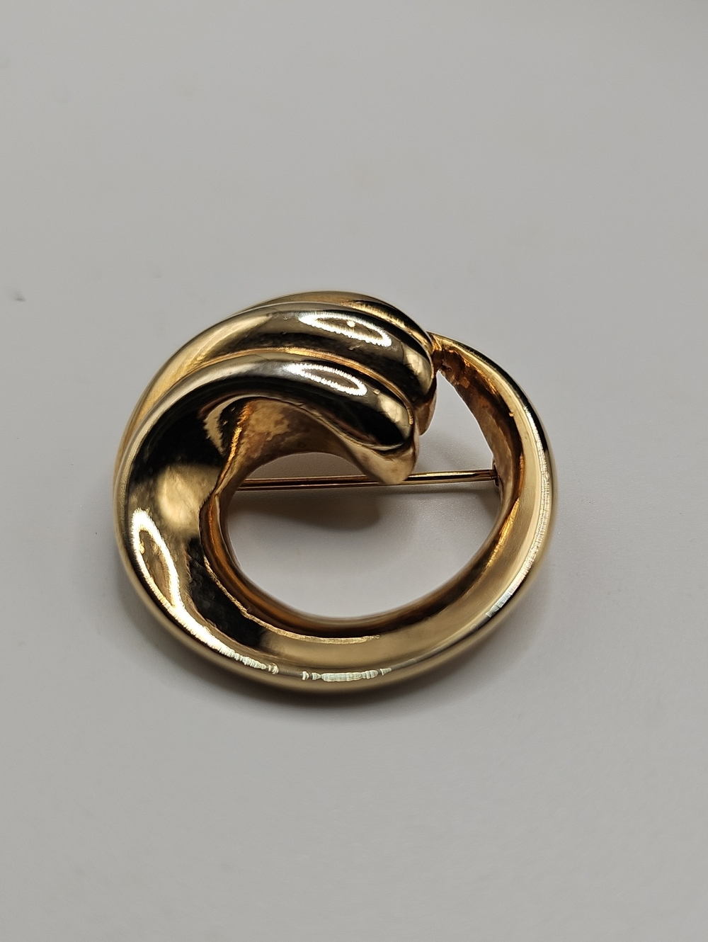 Gold-Tone Swirl Circle Brooch - Women Jewelry. Minamalist